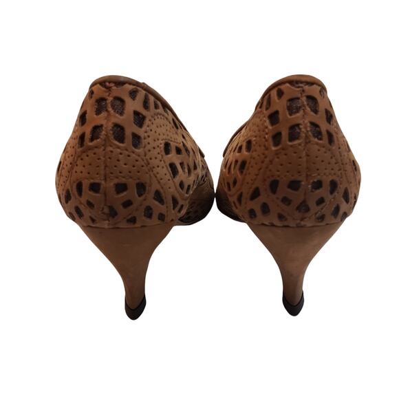 Via Spiga Heels Womens 7.5/52AA Shoes Cutout Brown Pointed Toe Made in Italy - Picture 3 of 8